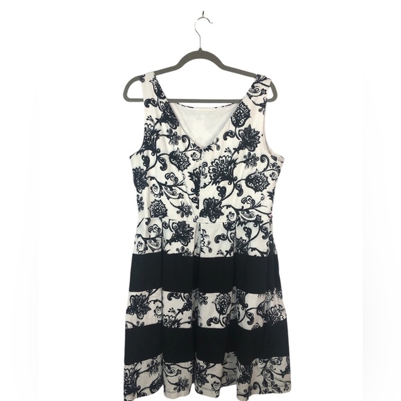 Tiana B Sundress Neutral Floral V Back Inset Stripes Pleated Skirt - Picture 2 of 10